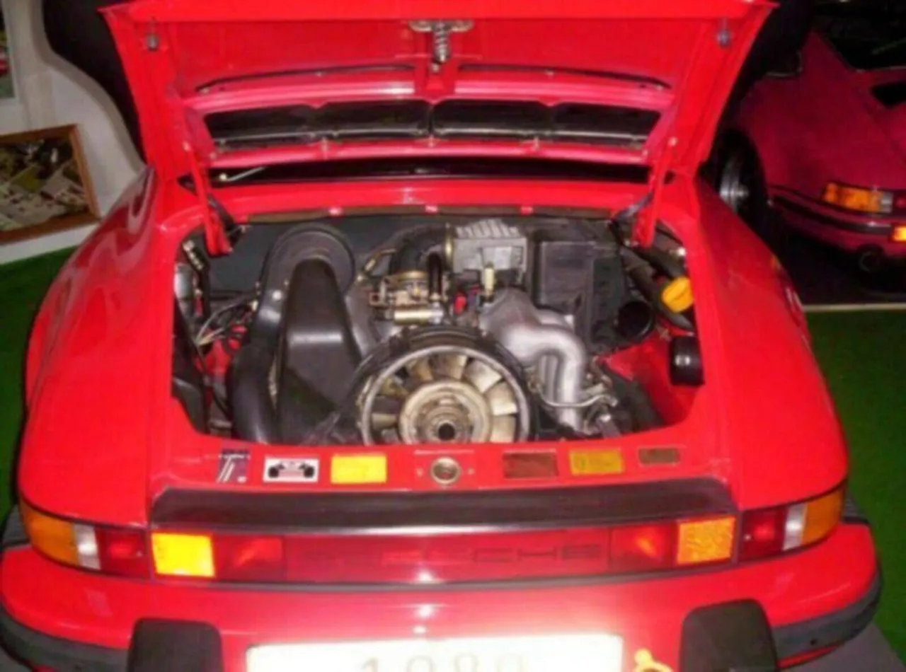 Porsche 911CS 3,2 Original M637 Clubsport, deutsch Auto, Ansicht 4 von 6