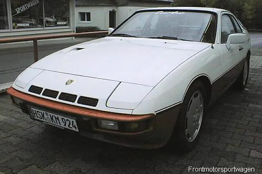 Porsche 924 aus der Youngtimer-Abteilung, Frontansicht